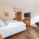 Hotell Nh Muenchen Ost Conference Center 4*