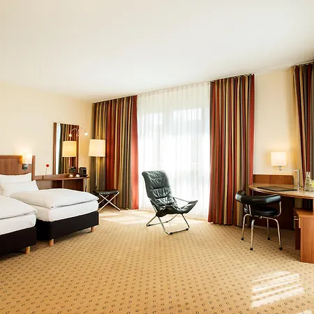 Otel Nh Muenchen Ost Conference Center 4*