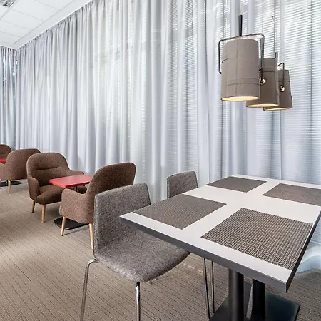 Nh Muenchen Ost Conference Center Otel 4*