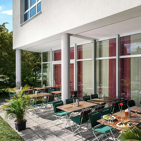 Otel Nh Muenchen Ost Conference Center 4*