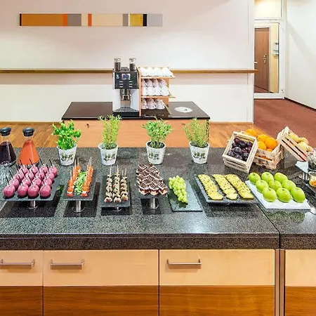 Otel Nh Muenchen Ost Conference Center 4*
