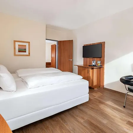 Hotel Nh Muenchen Ost Conference Center 4*