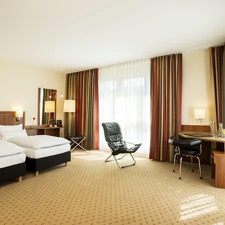 Hotel Nh Muenchen Ost Conference Center 4*