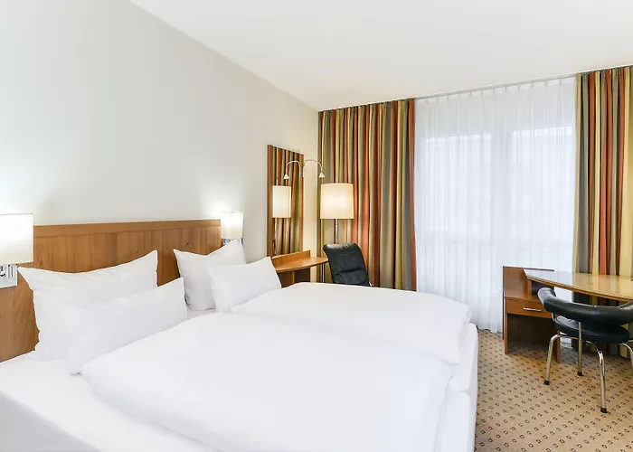 Hotel Nh Muenchen Ost Conference Center 4*